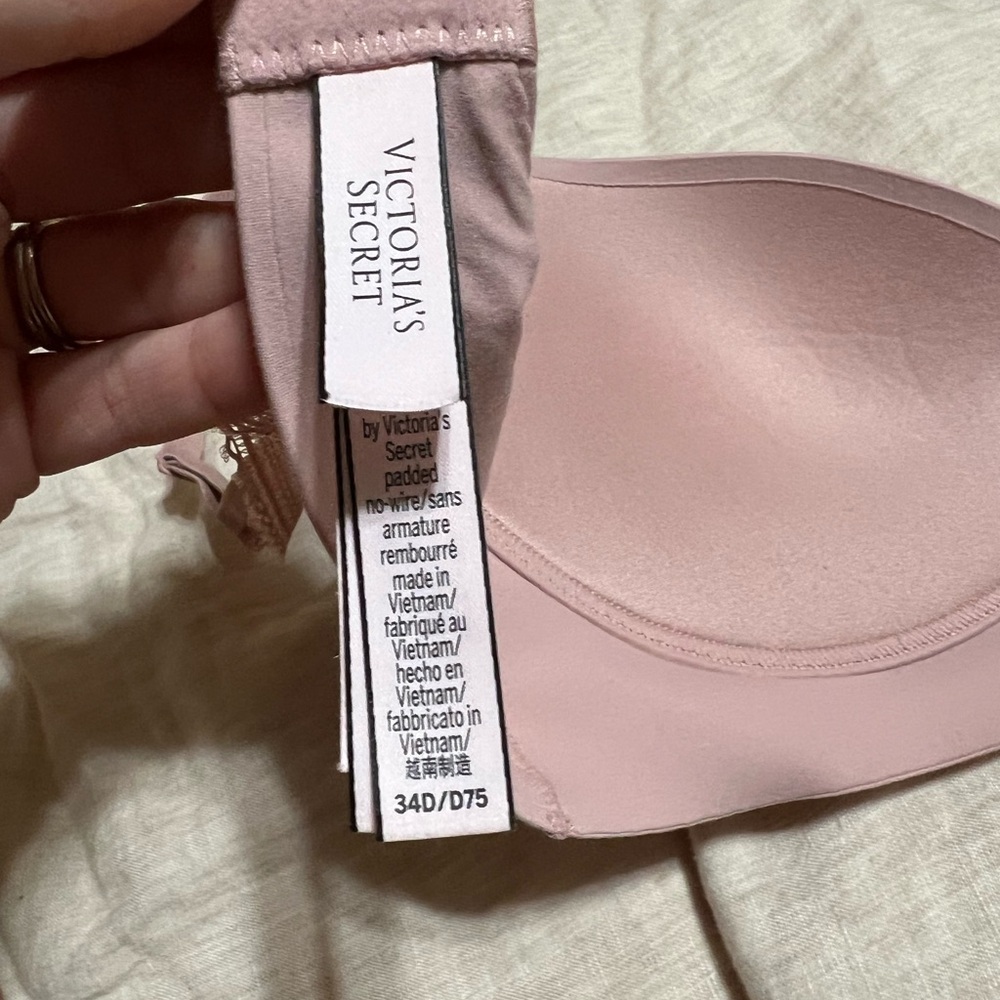 Victoria Secret love cloud push up bra wireless
